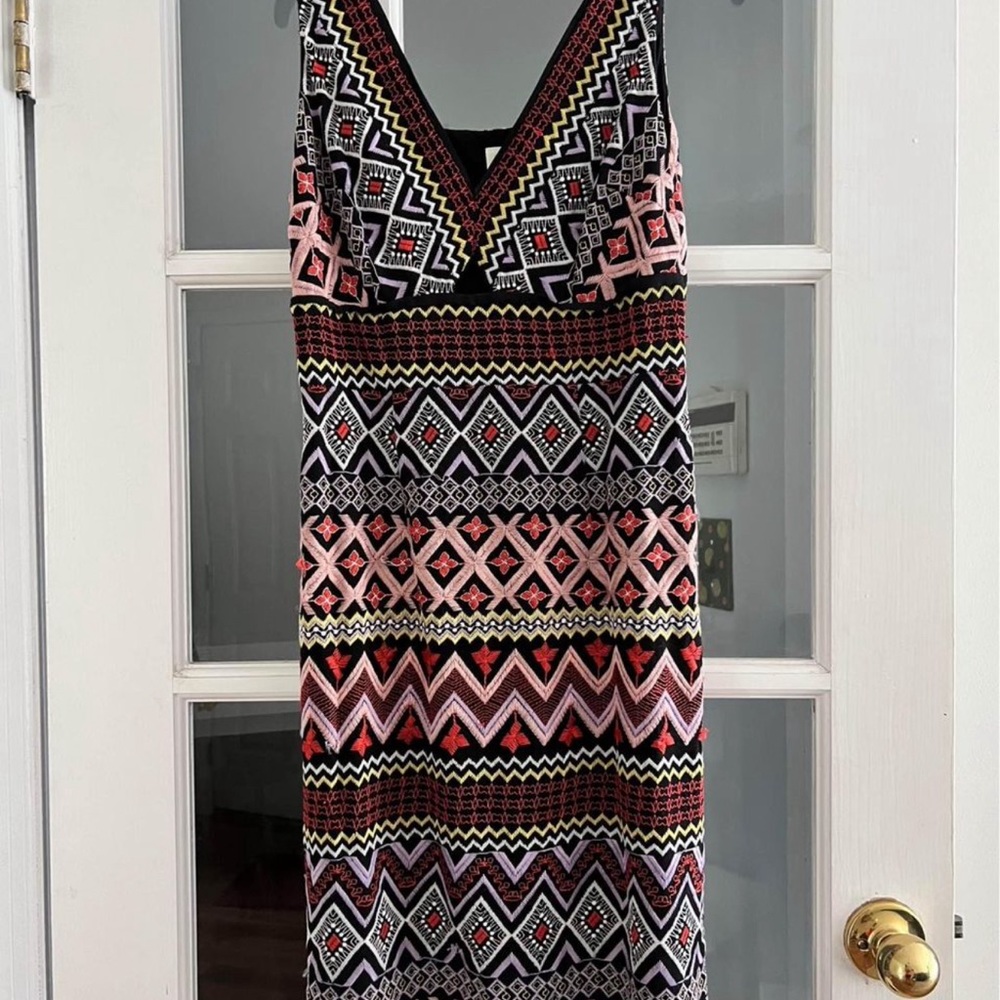Embroidered Dress 
akemi + kim size 2
